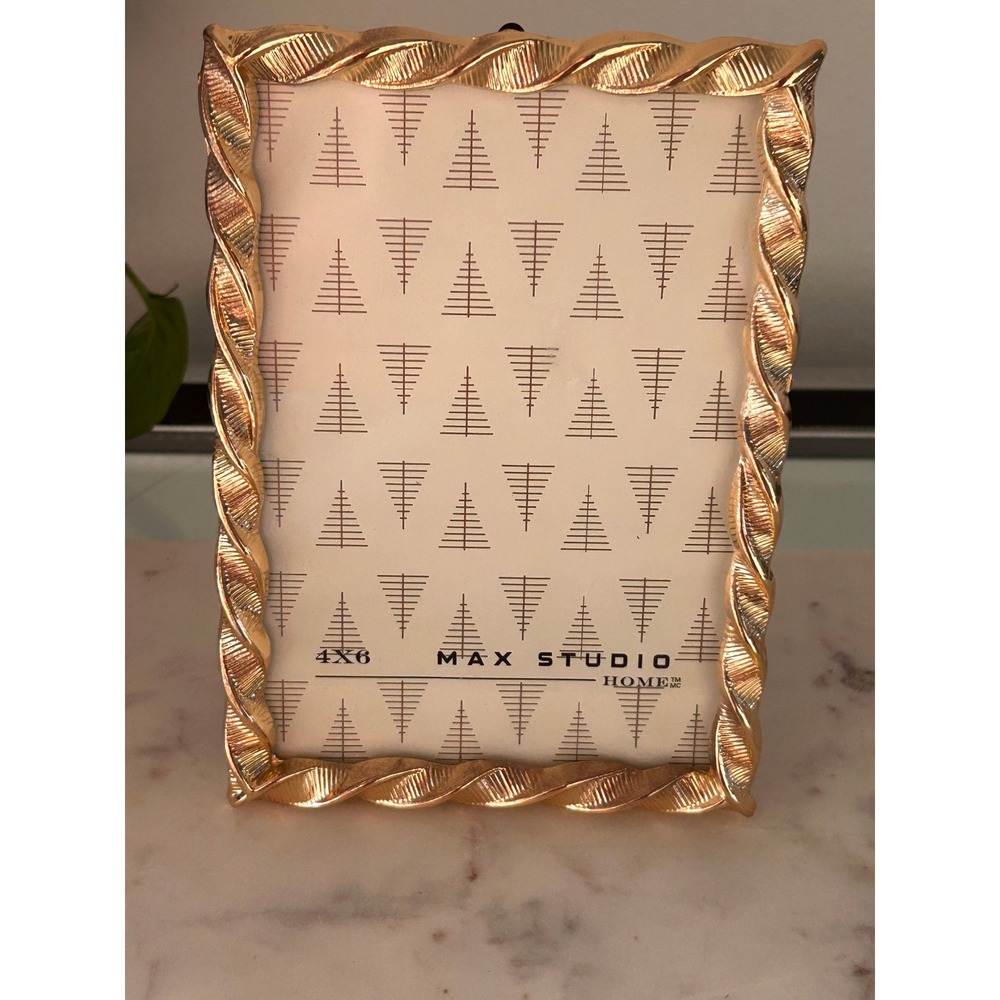 Max Studio Home Gold Twisted Rope Picture Frame 4x6 Tabletop Decor